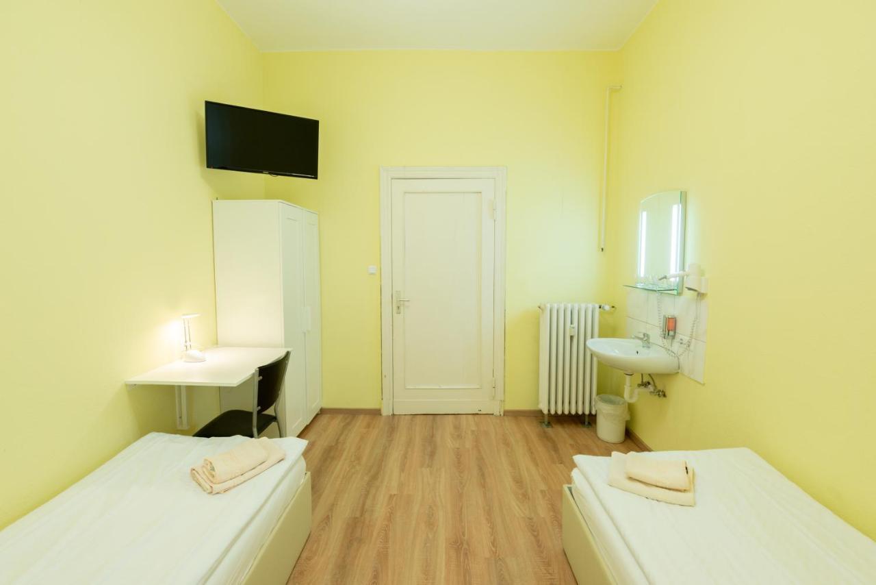Hotel Pension Dahlem Berlin Eksteriør billede